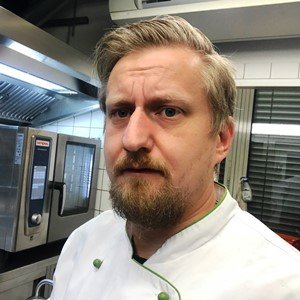 GenussZeit, Betriebsgastronomie, Betriebsleiter Sebastian Seidel, Typischer Gesichtsausdruck